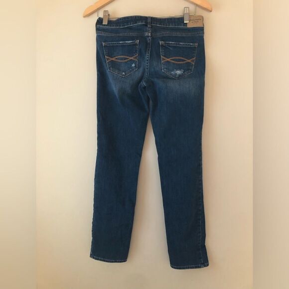 🔶 Abercrombie & Fitch | Loose Fitting Blue Distressed Jeans - Picture 5 of 6
